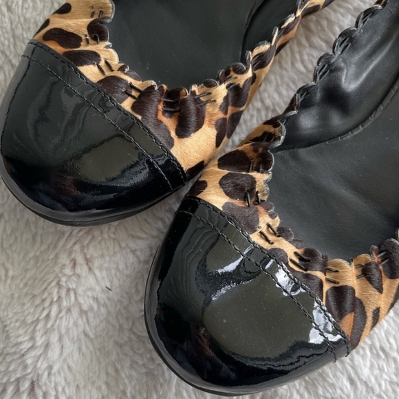 Tory Burch Abbey leopard calf hair ballet flats - Picture 2 of 8